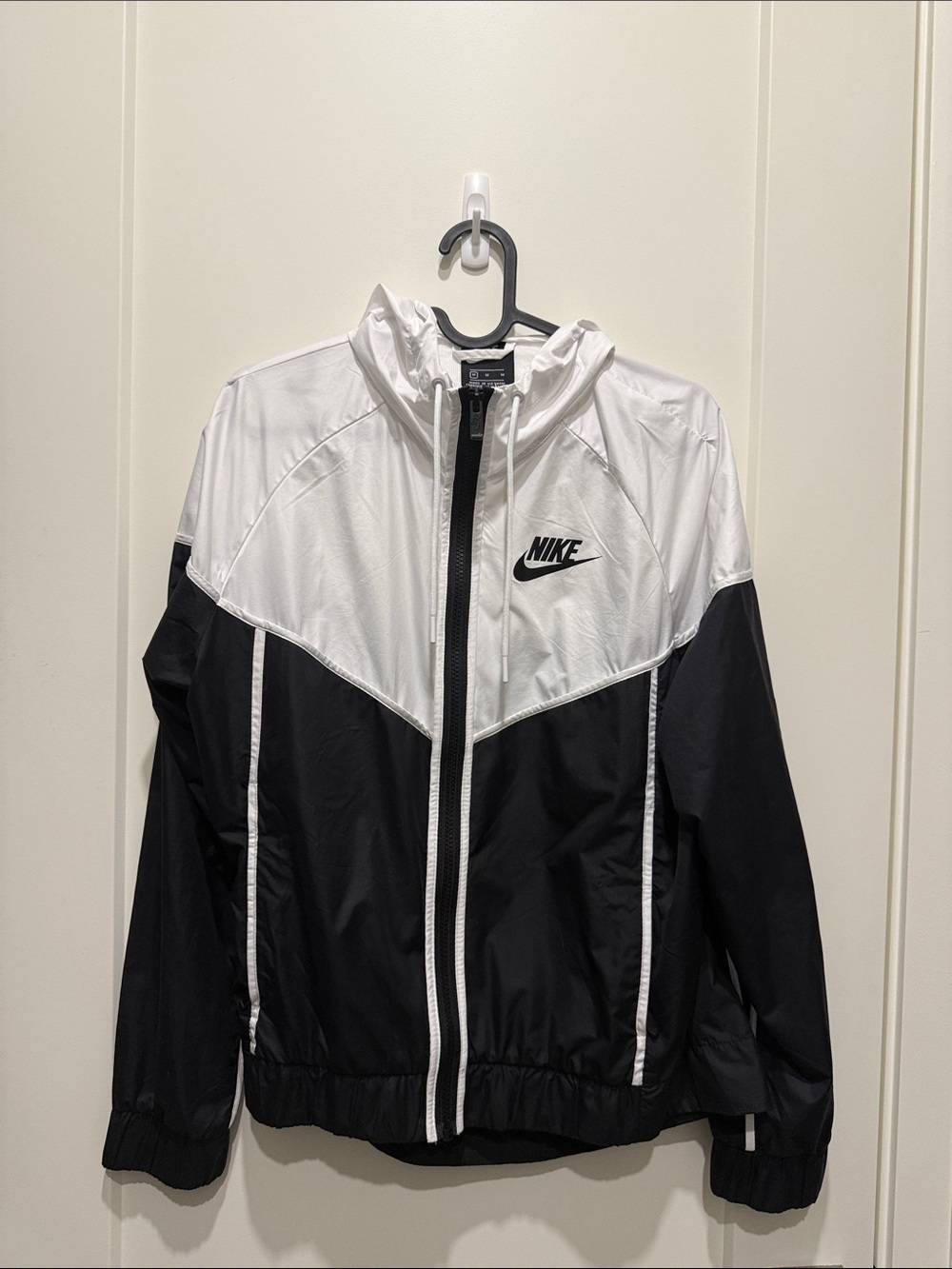 Nike Black and White Hooded Running/Windbreaker Jacket